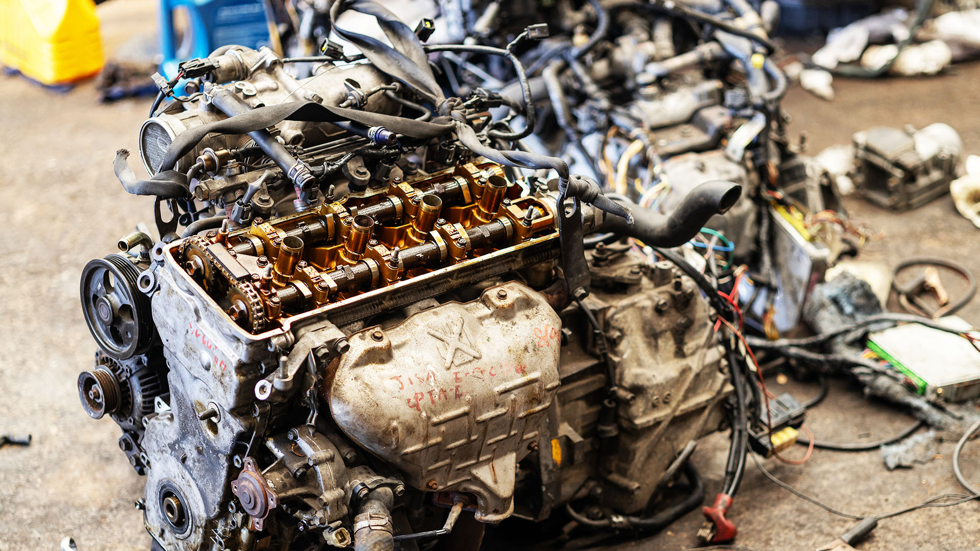 Ausgebauter Motorschaden am Fahrzeug